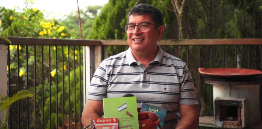 Candelario Reyes, escritor de Hablando entre nos