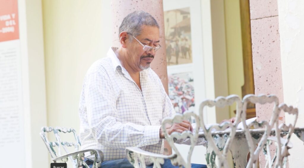 Óscar Espinal, escritor de la poesía «Los Motivos del Lobo»