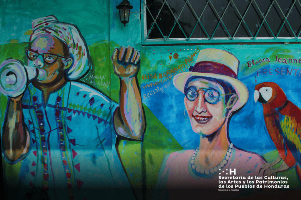 Diferentes murales retratan la esencia de la ambientalista Blanca Jeannette Kawas.