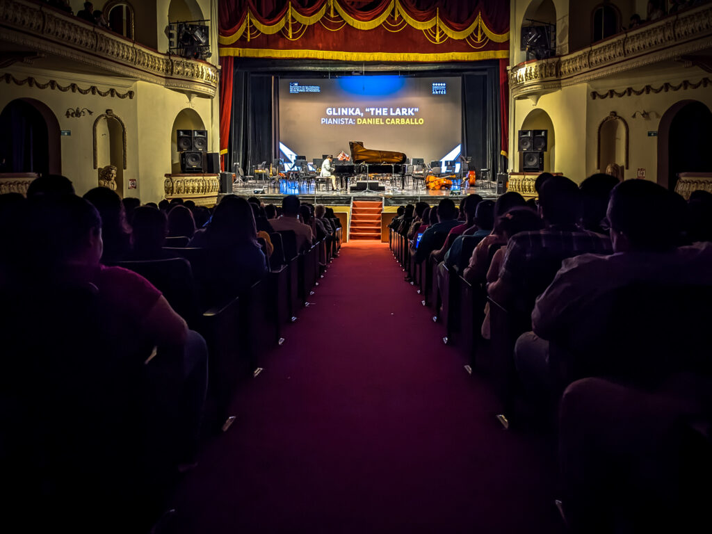 El espectáculo en el Teatro Nacional Manuel Bonilla, cautivó al público que disfrutó de cada presentación.