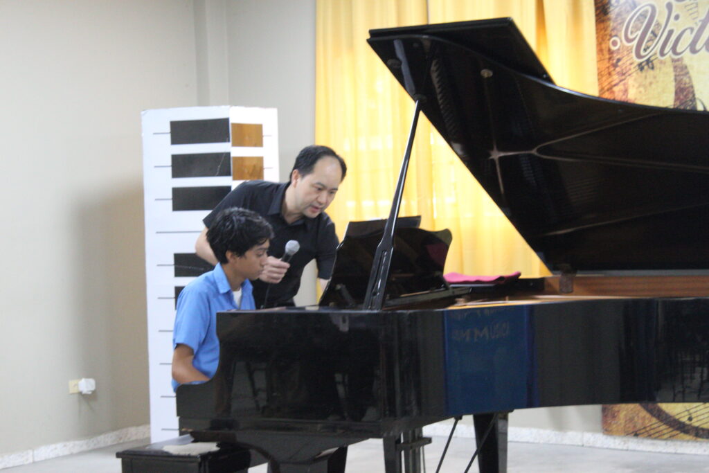 Los músicos compartieron sus conocimientos con estudiantes de las escuelas de música de San Pedro Sula y Tegucigalpa.