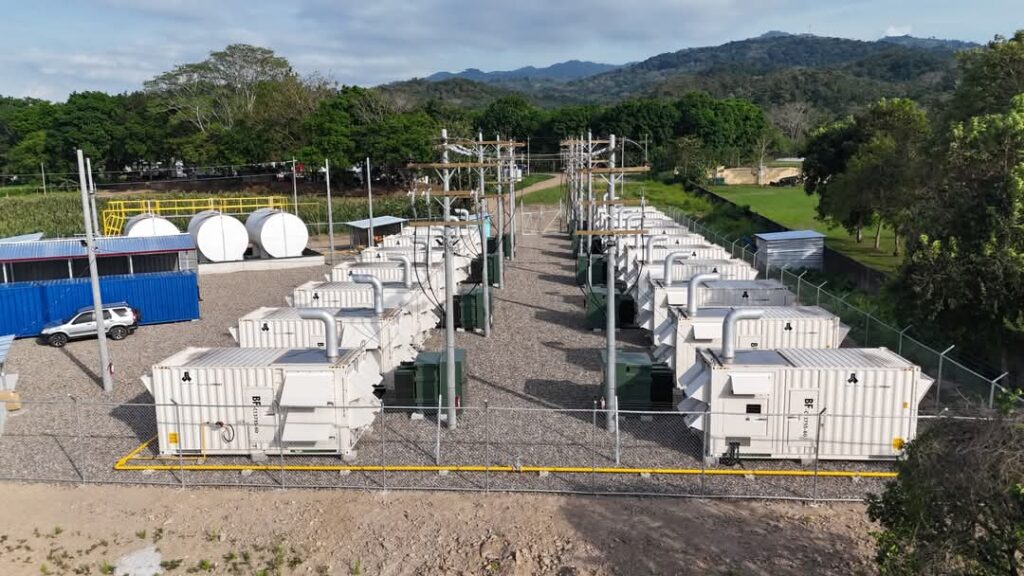 Con 15 MW de potencia y energía en El Progreso, Yoro, beneficiando a más de 21 mil familias y fortaleciendo el suministro eléctrico del Valle de Sula.
