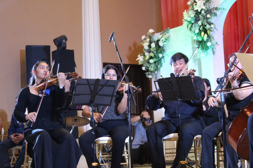 La Orquesta Sinfónica de la Victoria, destacó en su presentación; la música hondureña y clásica.