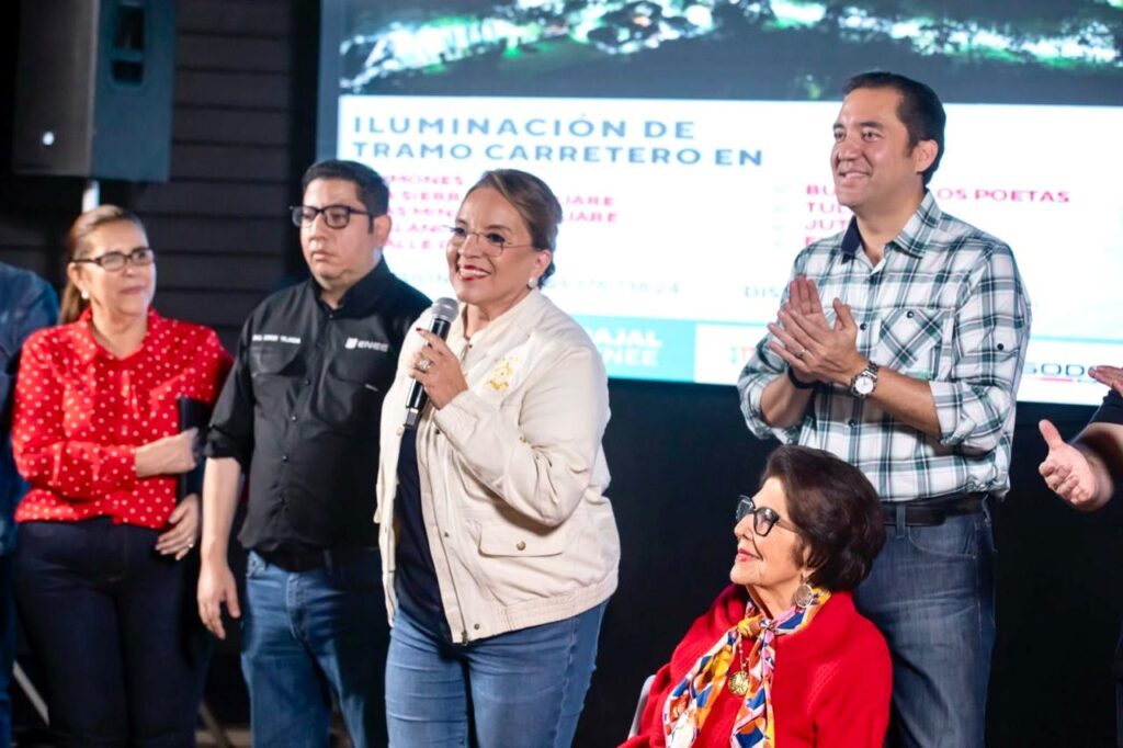 Otro de los logros, fue el proyecto de iluminación en Olancho.