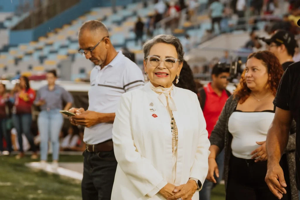 Foto Ministra Annarella Velez