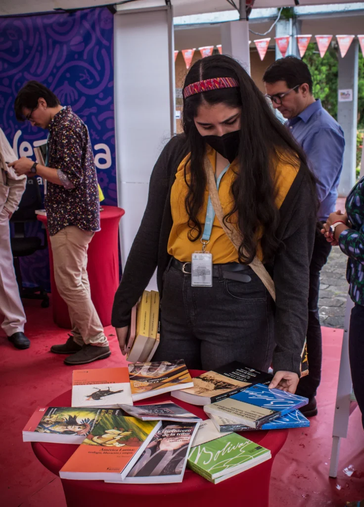 Red de bibliotecas publicas - Libro y Documento